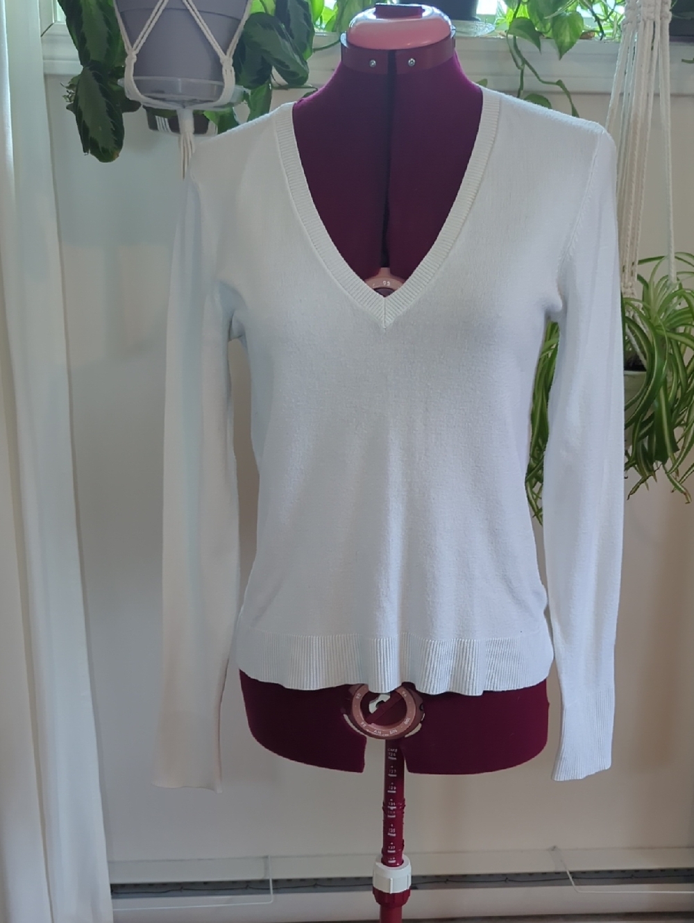 Simons Cream V-Neck Long Sleeve Knit Sweater